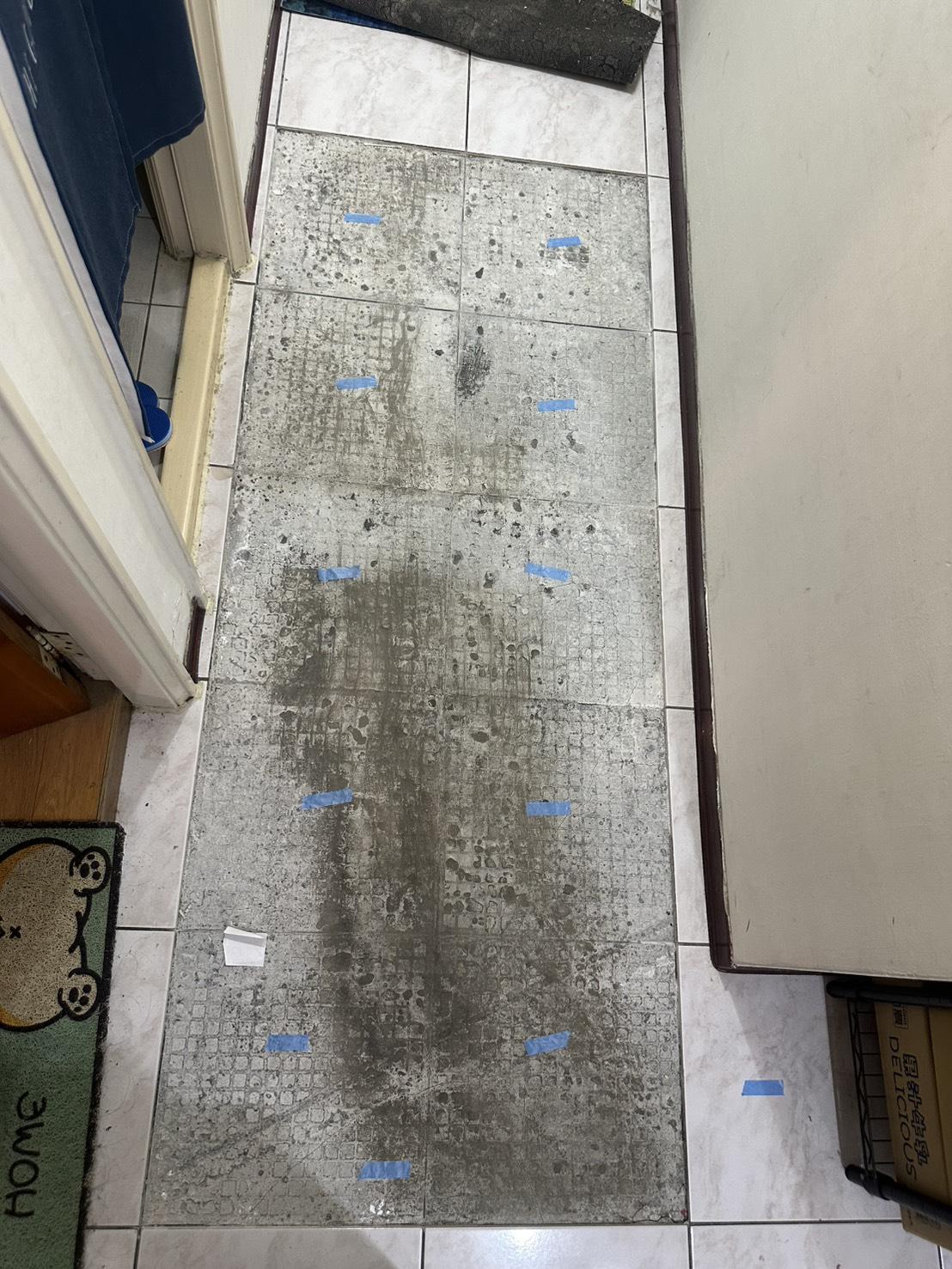 台中地磚破裂(40CM)
